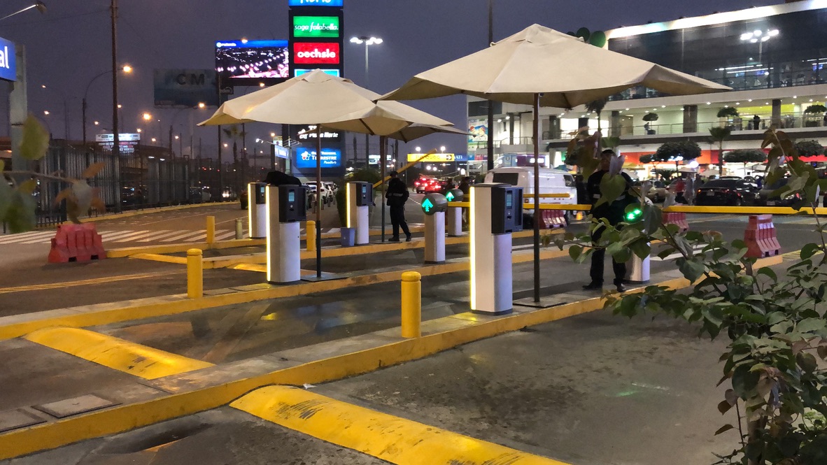 Ingreso Principal Plaza Norte